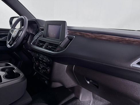 Used 2021 Chevrolet Suburban 2WD image 29