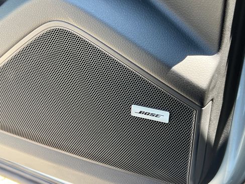 Certified 2025 Porsche Cayenne AWD/4WD image 33