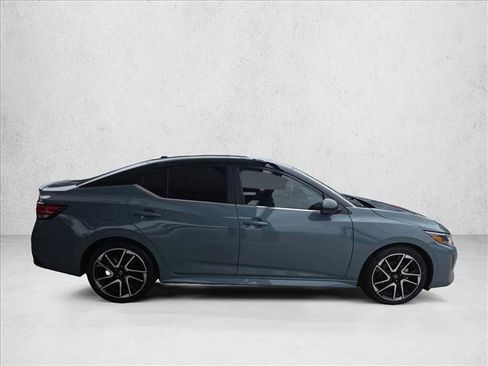 Used 2024 Nissan Sentra SR w/ SR Premium Package FWD image 7