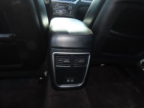 Used 2017 Chrysler 300 Limited w/ Value Package image 21