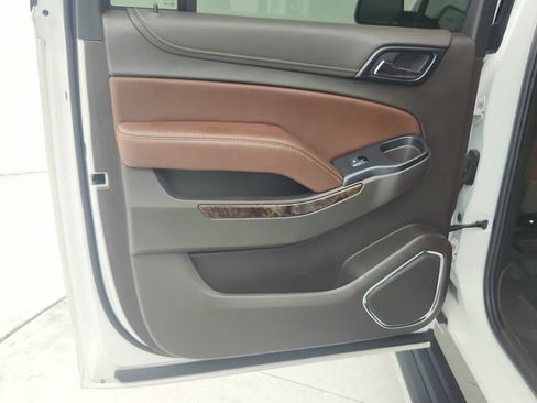 Used 2018 Chevrolet Suburban Premier AWD/4WD image 28