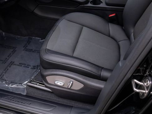 Certified 2026 Porsche Macan AWD/4WD image 16
