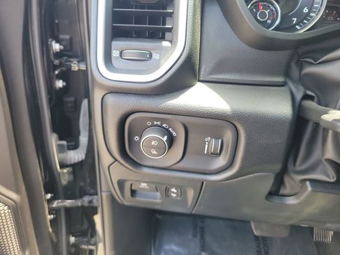 Used 2024 RAM 1500 Big Horn AWD/4WD image 36