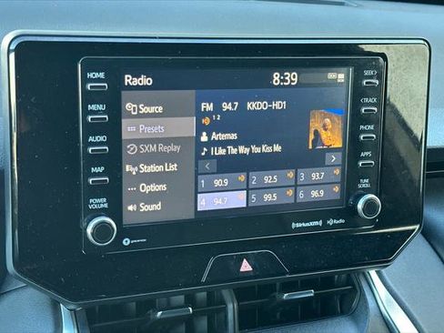 Certified 2022 Toyota Venza XLE image 19