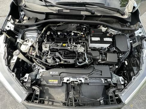 Used 2023 Toyota Corolla Cross XLE FWD image 30