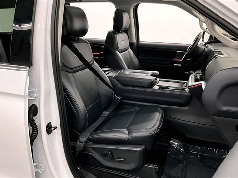 Used 2025 Ford Expedition Max Platinum AWD/4WD image 8