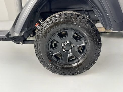 Used 2023 Jeep Gladiator Mojave w/ Trailer Tow Package AWD/4WD image 31
