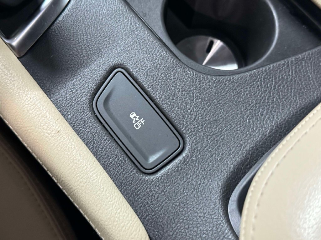 Used 2018 Cadillac XT5 FWD image 28