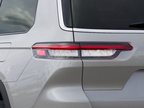 New 2026 Jeep Grand Cherokee L Limited w/ Luxury Tech Group II RWD image 10