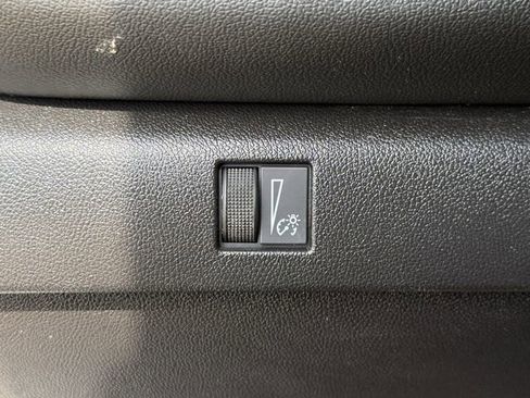 Used 2024 Chevrolet Colorado LT RWD image 26