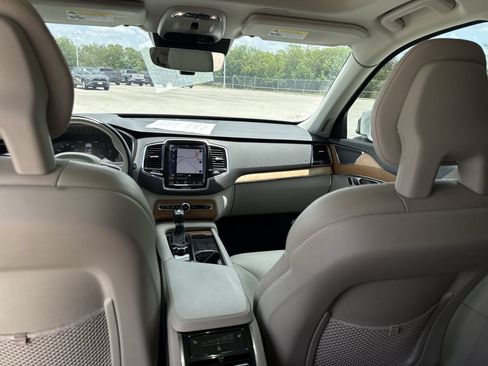 Used 2022 Volvo XC90 T6 Momentum w/ Advanced Package AWD/4WD image 23