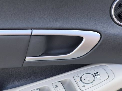 Used 2025 Hyundai Sonata SEL FWD image 12
