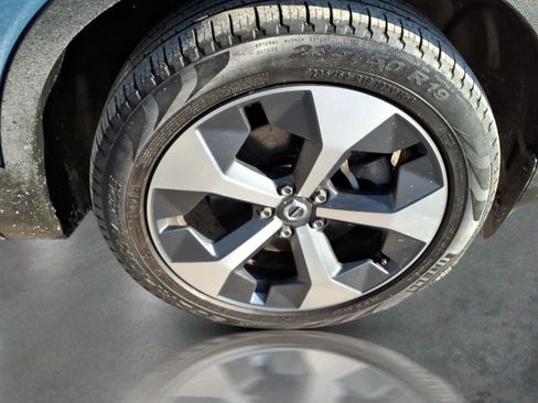 Certified 2023 Volvo XC40 B5 Plus w/ Driver Assist Package image 10