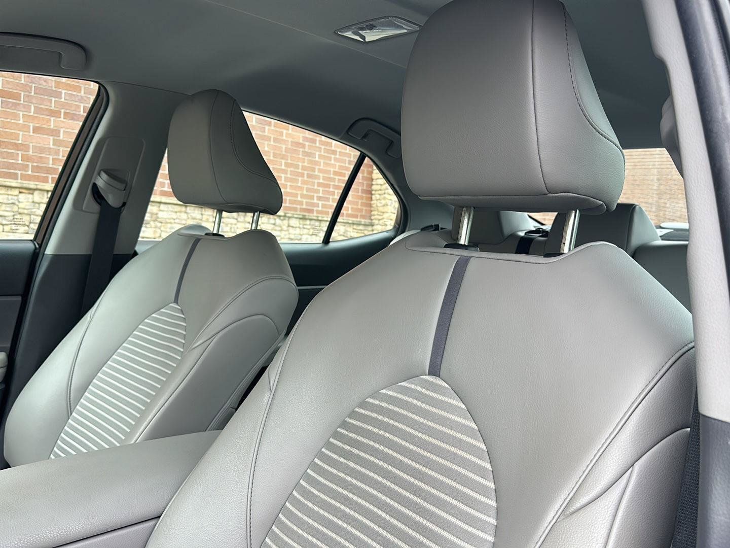 Used 2022 Toyota Camry SE FWD image 11