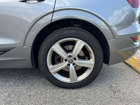 Used 2019 Audi e-tron Premium Plus AWD/4WD image 6
