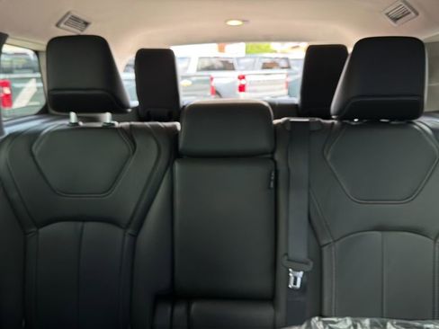 Used 2024 INFINITI QX60 Luxe w/ Performance Audio Package image 16