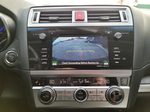 Used 2017 Subaru Outback 2.5i Limited image 11