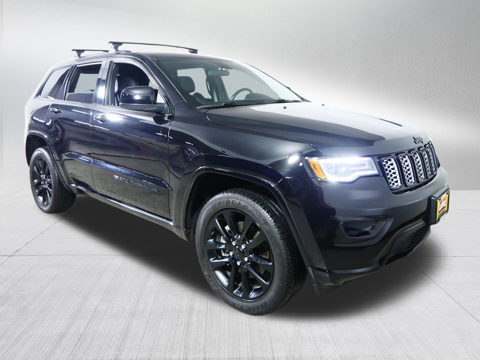 Used 2021 Jeep Grand Cherokee Laredo X AWD/4WD image 1