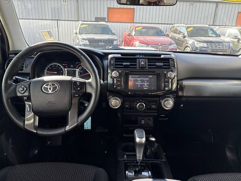Used 2019 Toyota 4Runner TRD Off-Road image 9