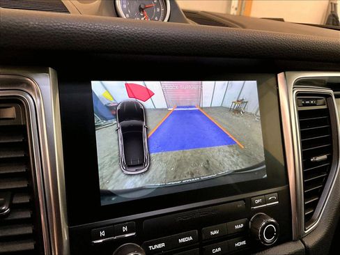 Used 2018 Porsche Macan AWD/4WD image 20