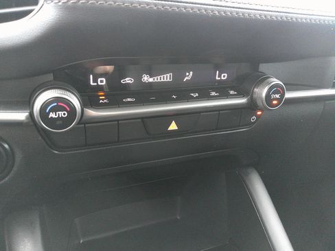 Used 2024 MAZDA MAZDA3 s image 27