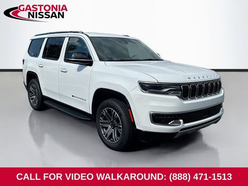 Used 2024 Jeep Wagoneer Series II w/ Flexible Seating Group RWD image 1
