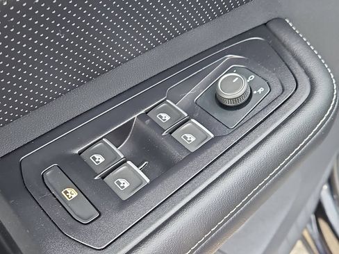 Certified 2024 Volkswagen Atlas SEL AWD/4WD image 31
