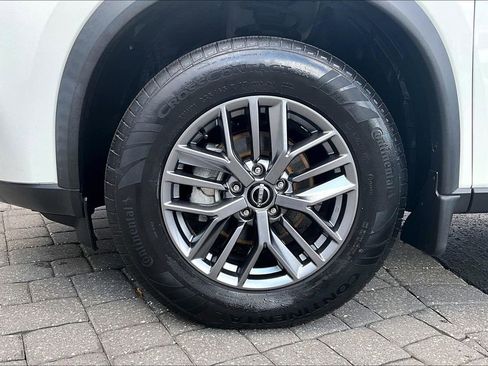 Used 2023 Nissan Rogue S image 31