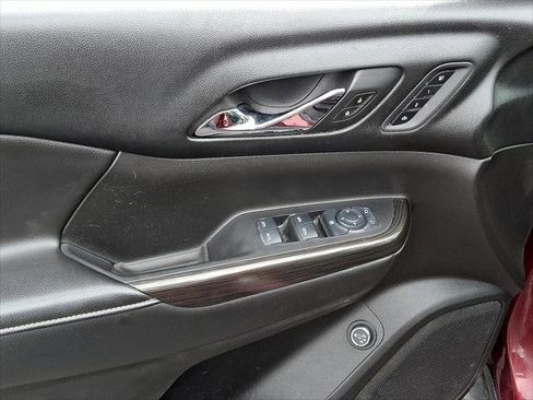 Used 2017 GMC Acadia SLT image 2