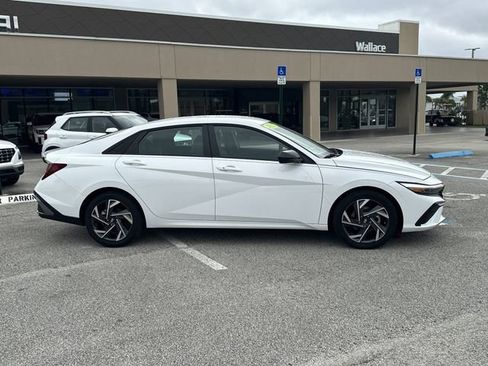 Certified 2025 Hyundai Elantra Sport image 5