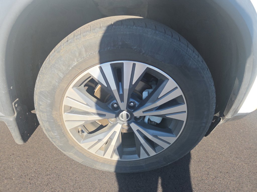 Used 2021 Nissan Rogue SV w/ Premium Package FWD image 16