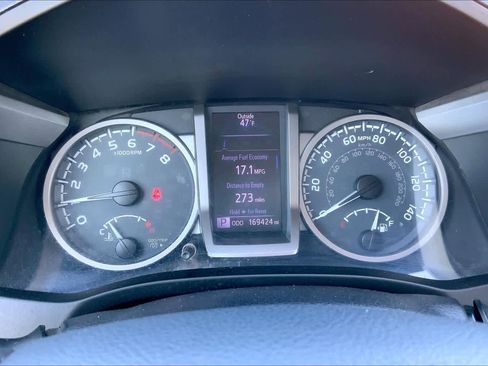 Used 2017 Toyota Tacoma SR5 image 26