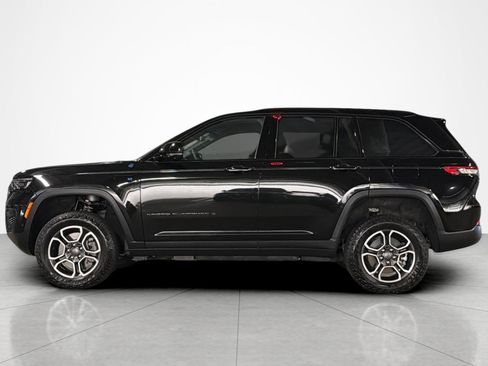 Used 2023 Jeep Grand Cherokee Trailhawk w/ Advanced Protech Group II AWD/4WD image 2