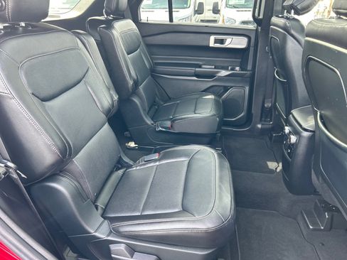 Certified 2020 Ford Explorer Limited w/ Class III Trailer Tow Package image 25