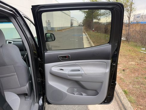 Used 2010 Toyota Tacoma 4x4 Double Cab image 26