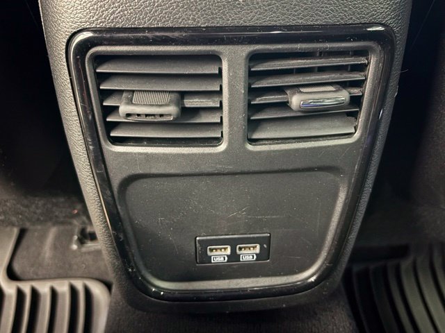 Used 2019 Chrysler 300 S AWD/4WD image 10