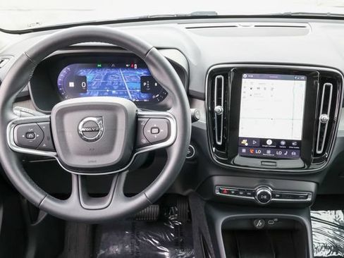 Certified 2026 Volvo XC40 B5 Plus AWD/4WD image 9