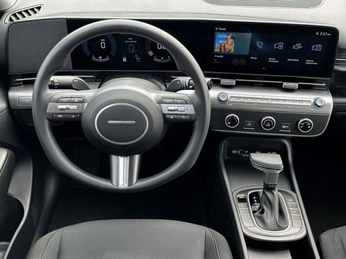 New 2025 Hyundai Kona SE image 17