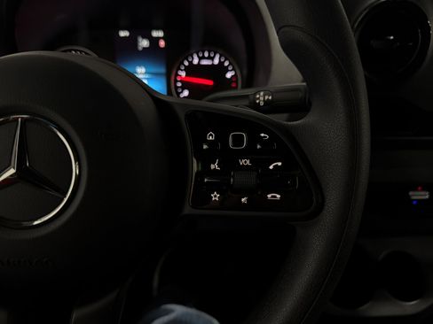 Used 2022 Mercedes-Benz Sprinter 2500 image 8