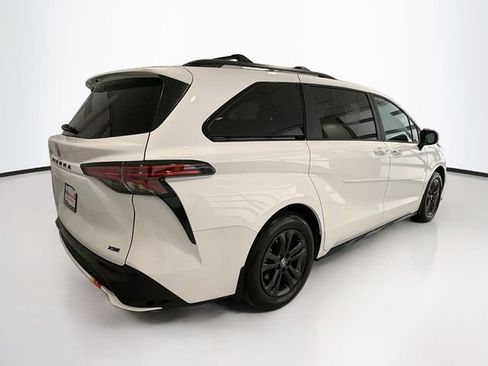 Certified 2025 Toyota Sienna XSE AWD/4WD image 6