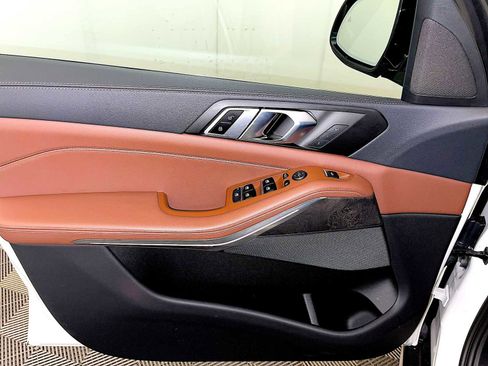 Certified 2023 BMW X5 xDrive40i image 11
