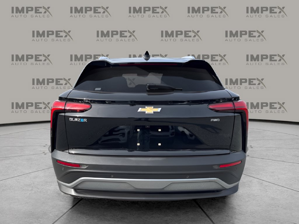 Used 2024 Chevrolet Blazer EV LT AWD/4WD image 4