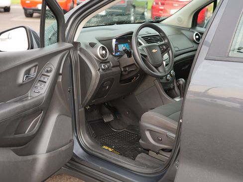 Used 2016 Chevrolet Trax LS FWD image 13