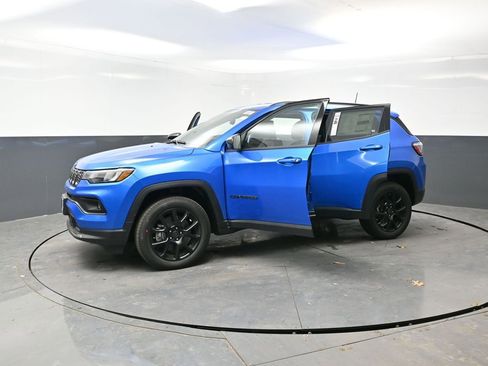 New 2026 Jeep Compass Latitude image 42