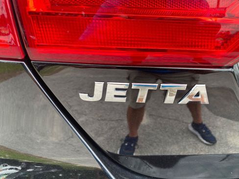 Used 2013 Volkswagen Jetta TDI FWD image 35