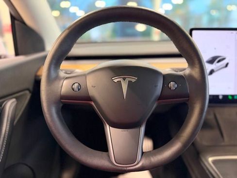 Used 2022 Tesla Model Y Performance AWD/4WD image 24