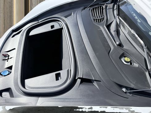 Used 2022 Porsche Taycan image 24