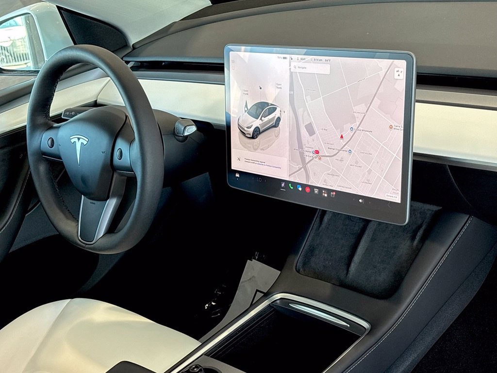 Used 2025 Tesla Model Y Long Range AWD/4WD image 38