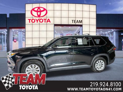 Used 2025 Toyota Grand Highlander AWD image 1