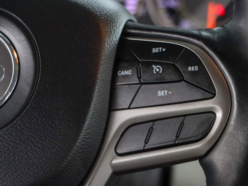 Used 2020 Jeep Cherokee Latitude Lux w/ Quick Order Package 26H Lux image 14